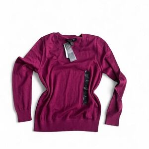Banana Republic 100% Wool Chic Minimalist Sweater - Burgundy Red